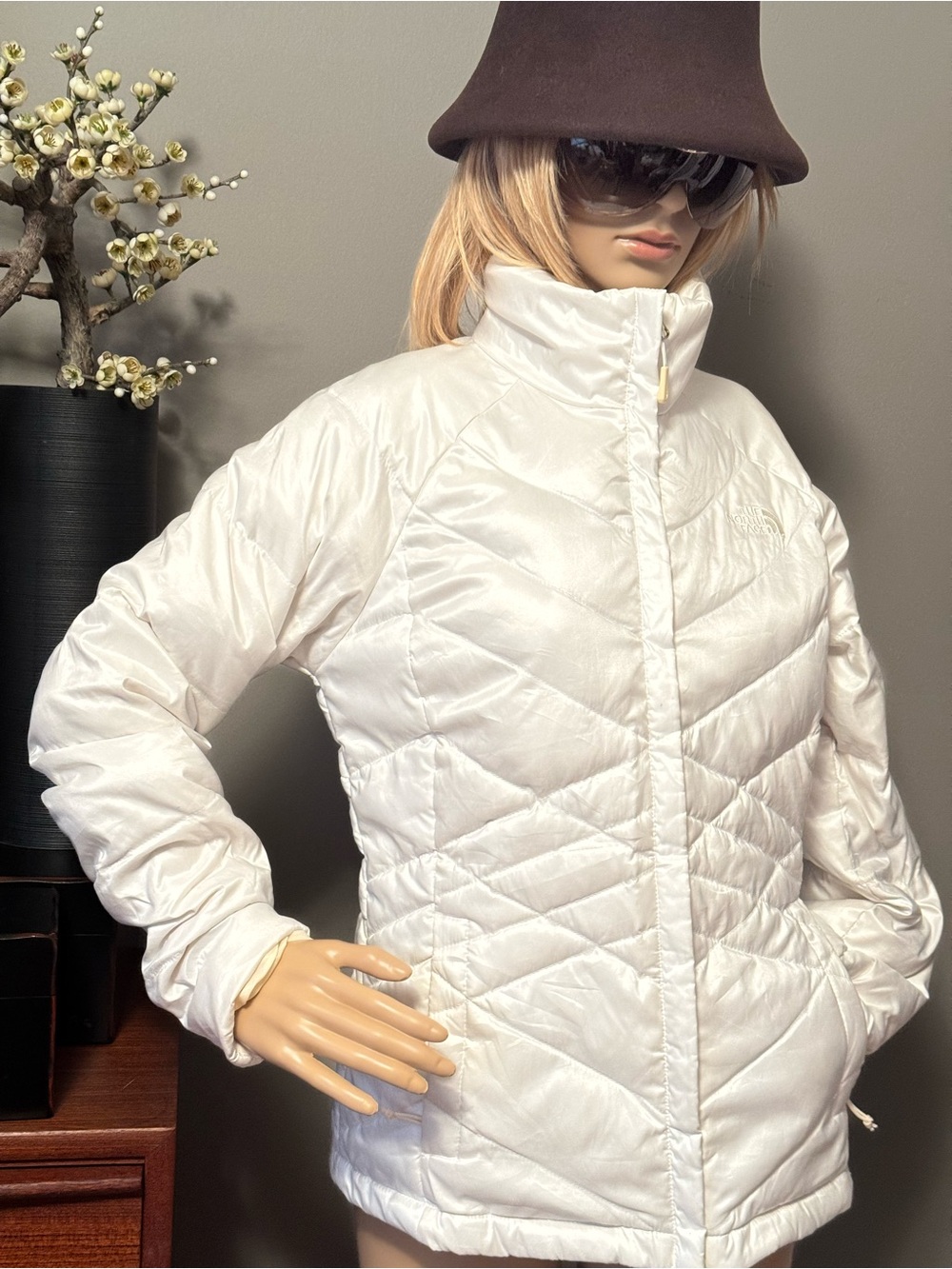 The North Face Women's White Quilted Puff Jacket